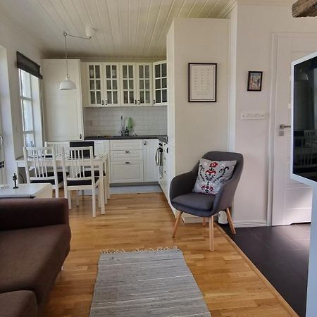 Mysig Stuga Med Sjoetomt, Naera Jaervsoebacken Ngoại thất bức ảnh